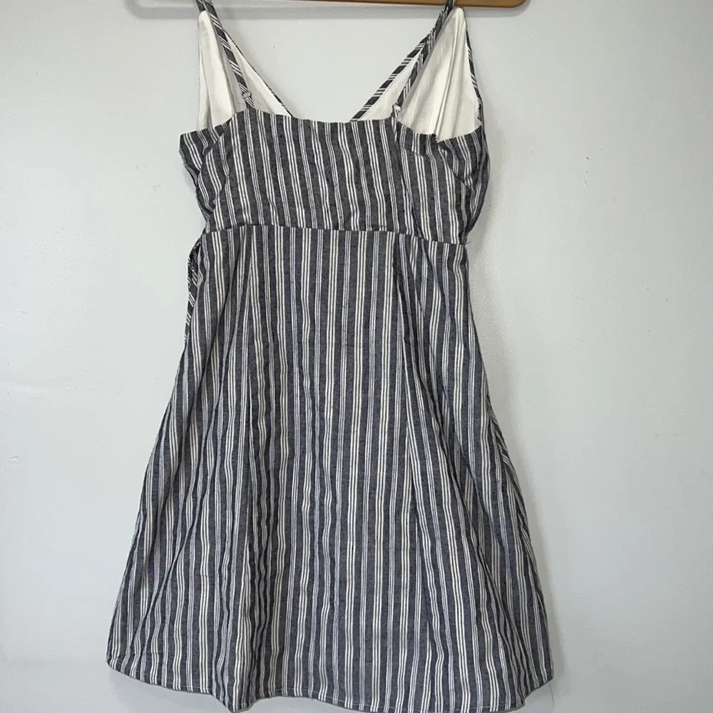 NEW!!  Summer Wrap Dress - Picture 5 of 9